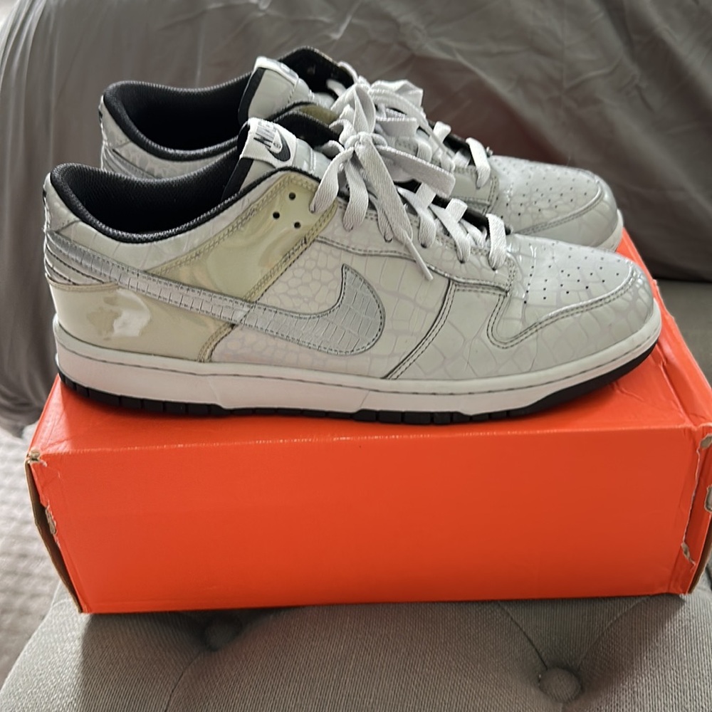 Nike Dunks - Picture 4 of 7